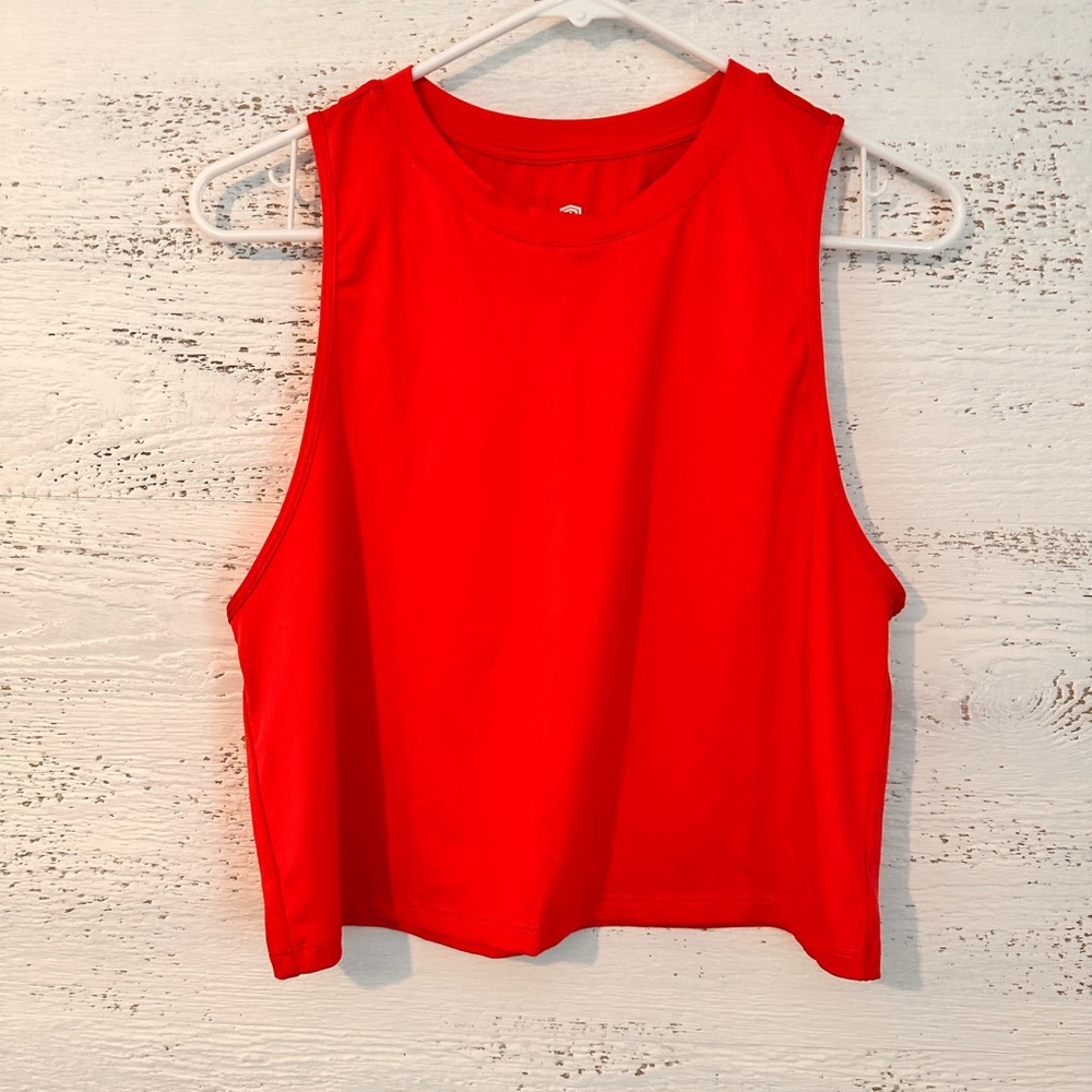 Born Primitive training crop tank. Size (M)
